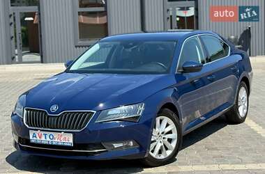 Лифтбек Skoda Superb 2015 в 