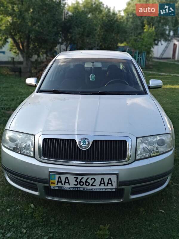 Лифтбек Skoda Superb 2006 в Киеве фото Лифтбек Skoda Superb 2006 в Киеве