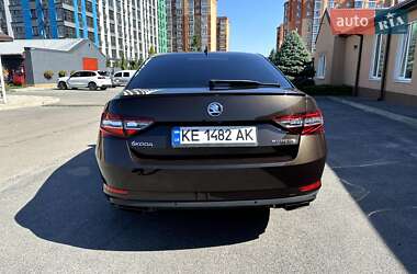 Лифтбек Skoda Superb 2019 в 