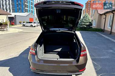 Лифтбек Skoda Superb 2019 в 