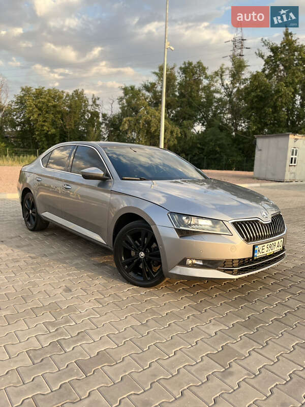 Лифтбек Skoda Superb 2016 в Ирпене