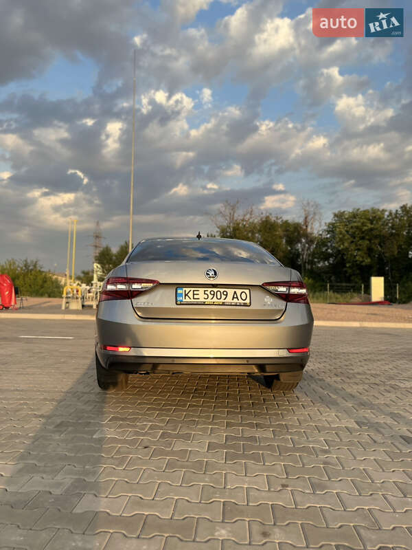 Лифтбек Skoda Superb 2016 в Ирпене