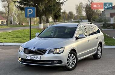 Універсал Skoda Superb 2014 в Радивиліві