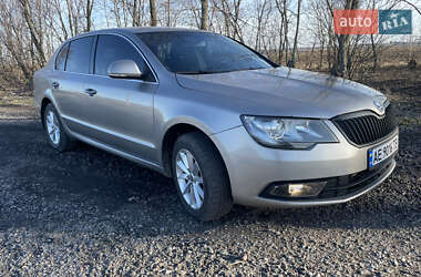 Лифтбек Skoda Superb 2013 в Синельниково
