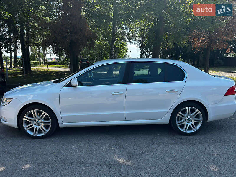 Лифтбек Skoda Superb 2013 в Черновцах