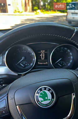 Лифтбек Skoda Superb 2013 в 