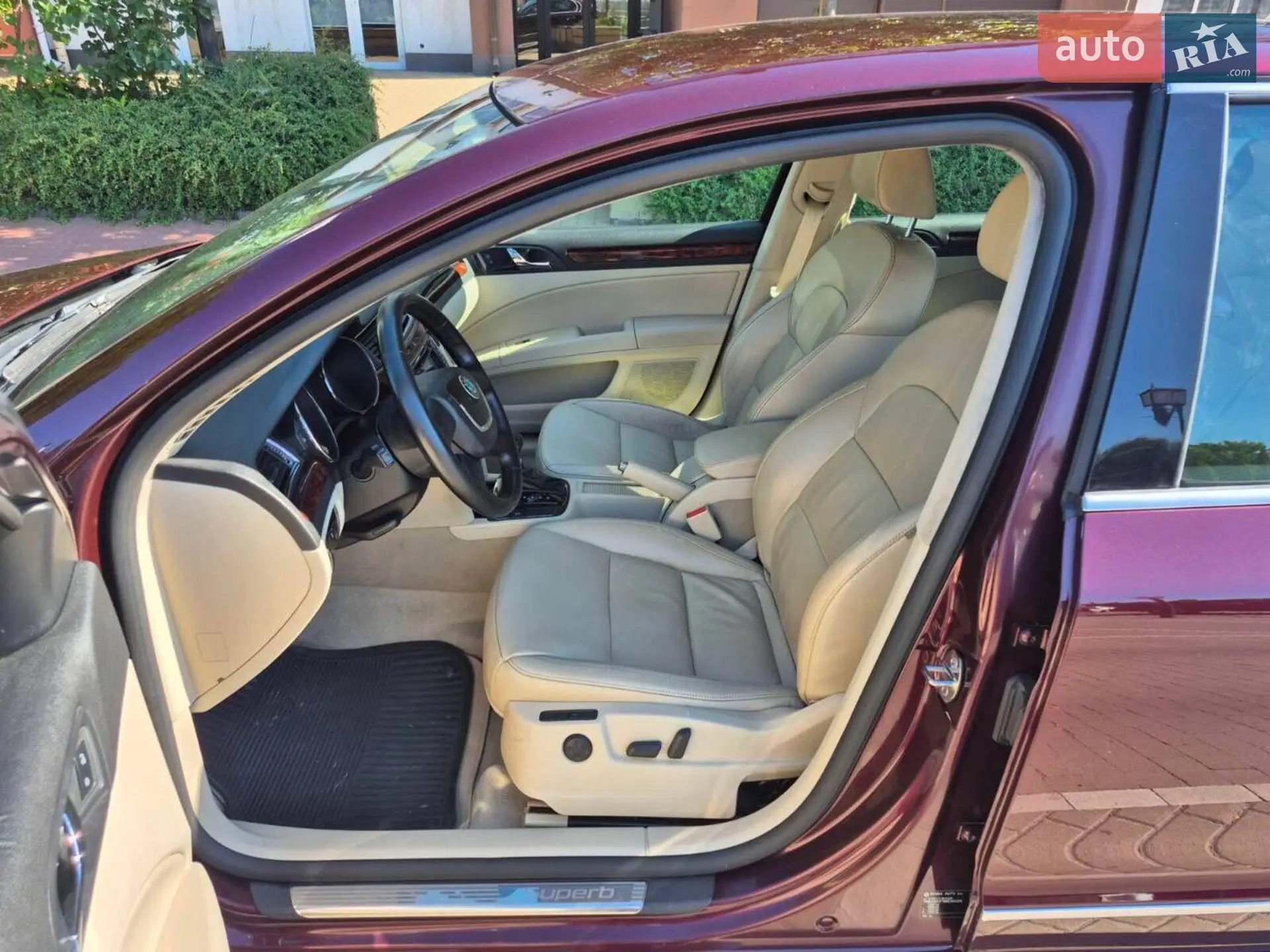 2010 Skoda Superb - мініатюра 16