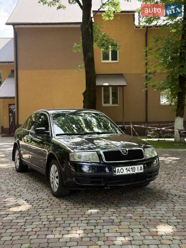 Skoda Superb 2003