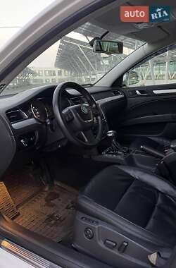 Лифтбек Skoda Superb 2011 в 