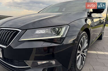 Лифтбек Skoda Superb 2019 в 