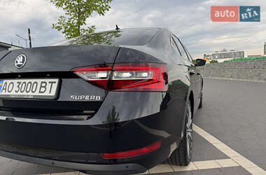 Лифтбек Skoda Superb 2019 в 
