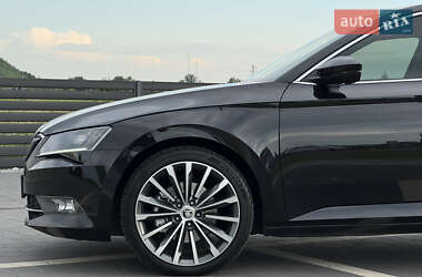 Лифтбек Skoda Superb 2019 в 