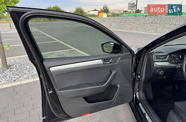 Лифтбек Skoda Superb 2019 в 