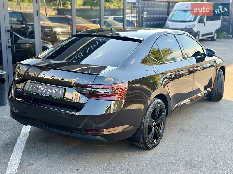 Лифтбек Skoda Superb 2019 в Киеве