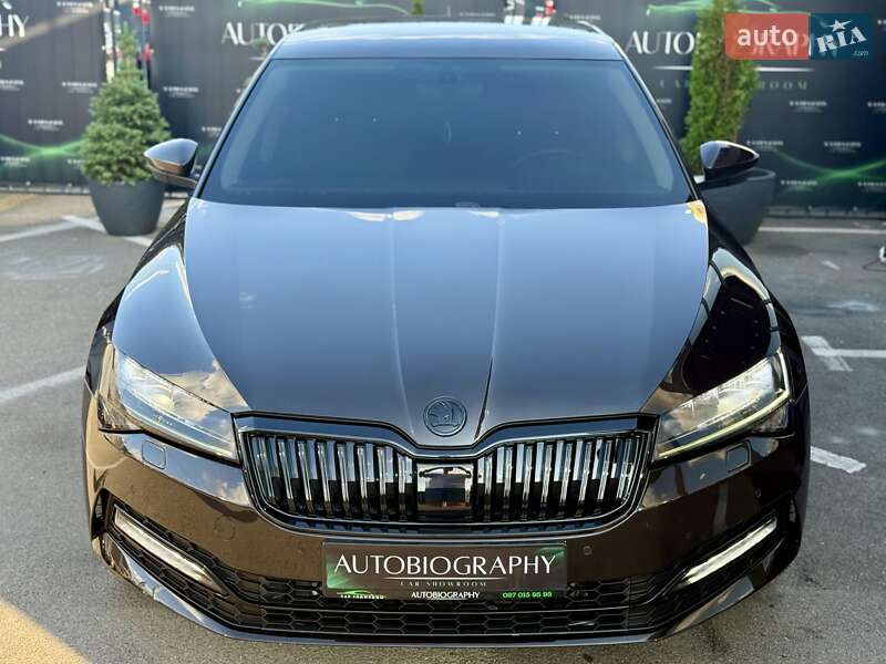 Лифтбек Skoda Superb 2019 в Киеве