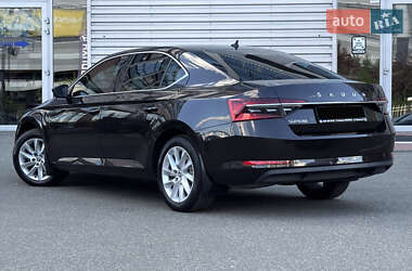 Лифтбек Skoda Superb 2020 в 