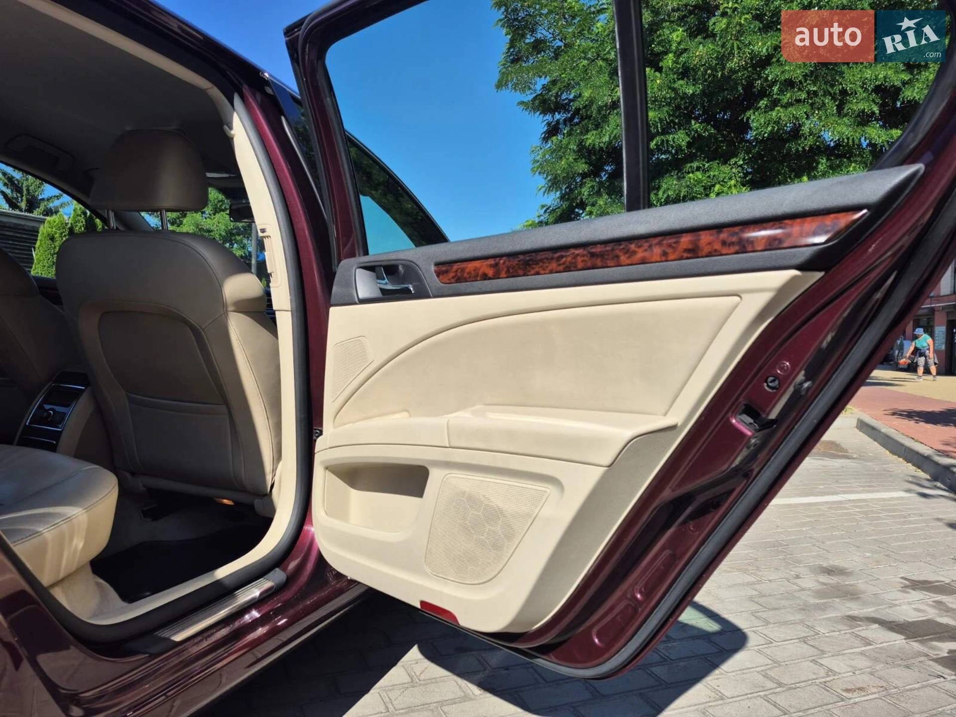 2010 Skoda Superb - мініатюра 9