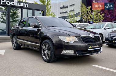 Лифтбек Skoda Superb 2012 в 