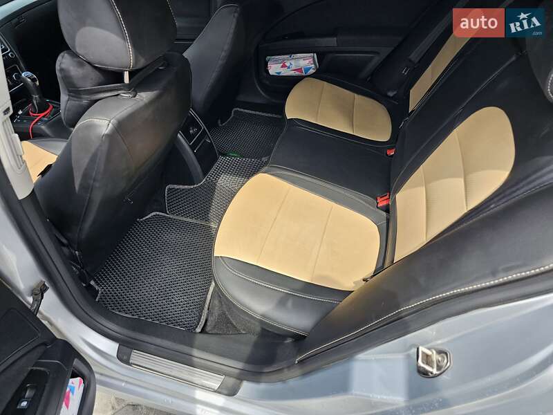 Лифтбек Skoda Superb 2010 в Львове