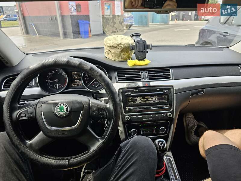Лифтбек Skoda Superb 2010 в Львове