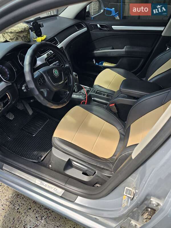 Лифтбек Skoda Superb 2010 в Львове