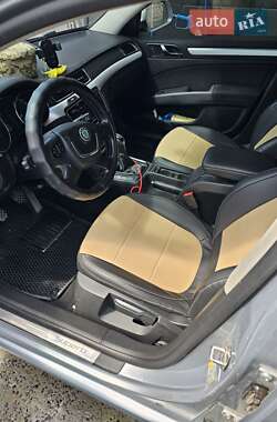Лифтбек Skoda Superb 2010 в 