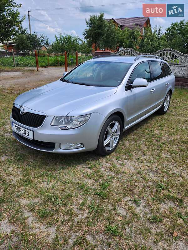 Универсал Skoda Superb 2010 в Луцке