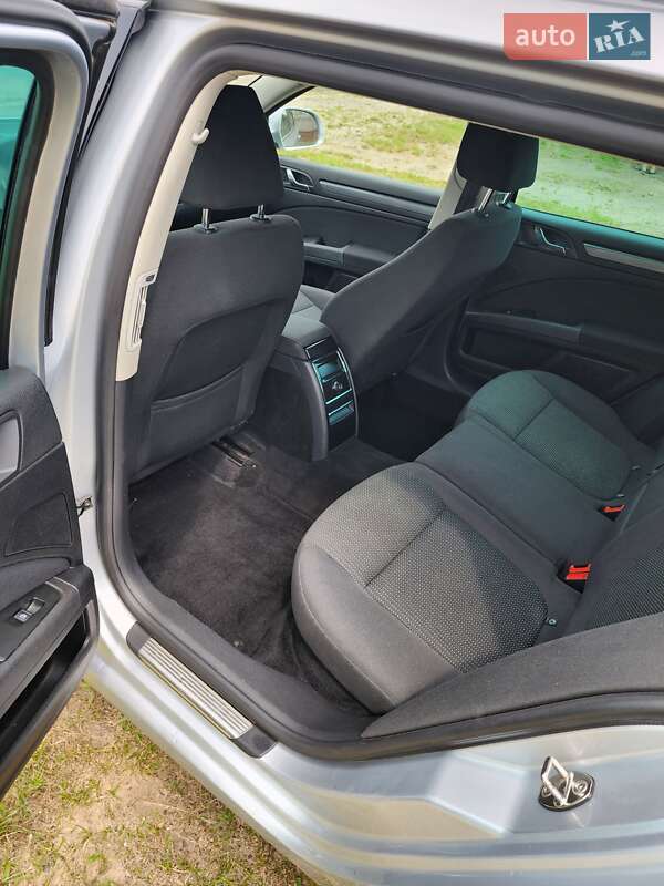 Универсал Skoda Superb 2010 в Луцке