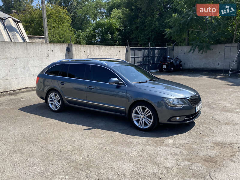 Универсал Skoda Superb 2013 в Днепре