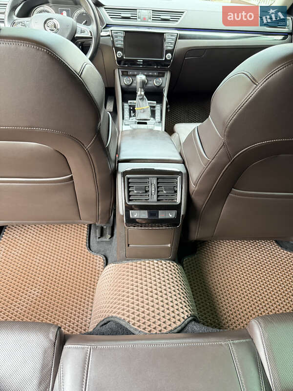 Універсал Skoda Superb 2016 в Луцьку
