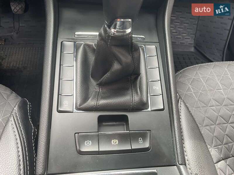 Универсал Skoda Superb 2016 в Радехове