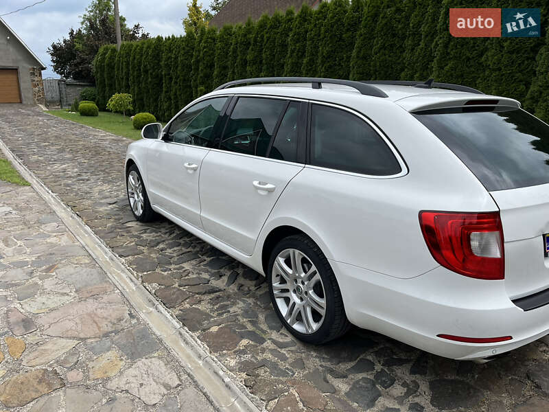 Універсал Skoda Superb 2011 в Рівному