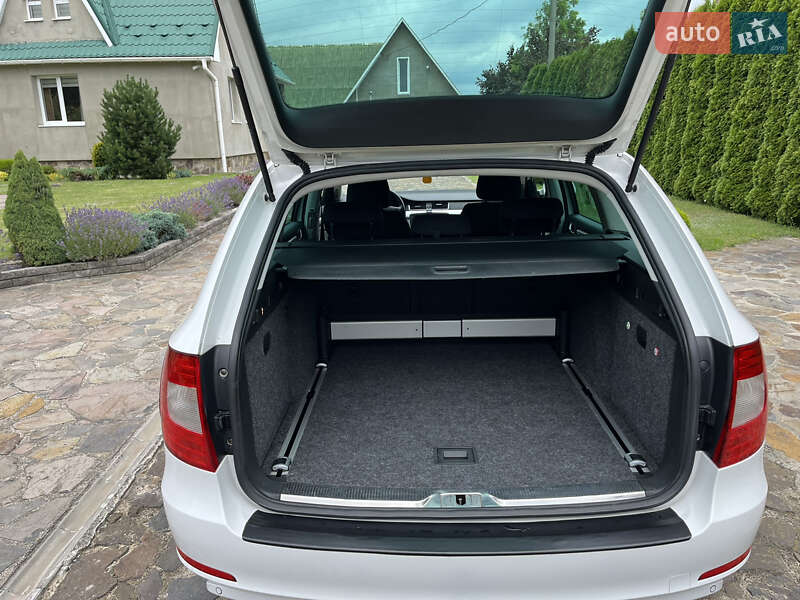Універсал Skoda Superb 2011 в Рівному