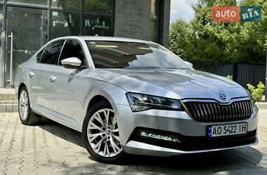 Лифтбек Skoda Superb 2022 в 