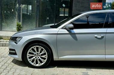 Лифтбек Skoda Superb 2022 в 