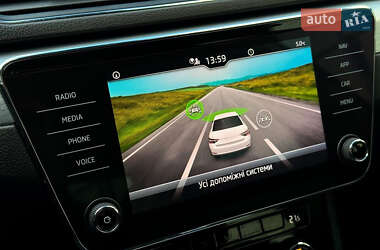 Лифтбек Skoda Superb 2022 в 