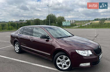 Лифтбек Skoda Superb 2010 в 