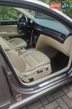 Лифтбек Skoda Superb 2011 в 