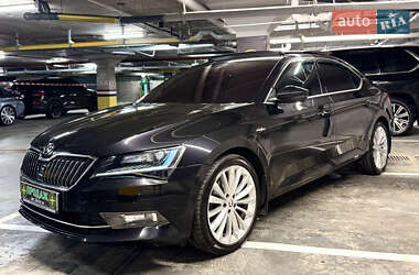 Лифтбек Skoda Superb 2017 в 