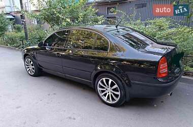 Лифтбек Skoda Superb 2006 в 