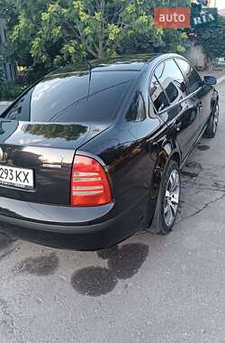 Лифтбек Skoda Superb 2006 в 