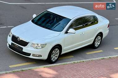Лифтбек Skoda Superb 2010 в 