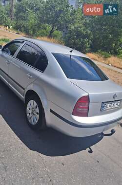 Лифтбек Skoda Superb 2005 в 