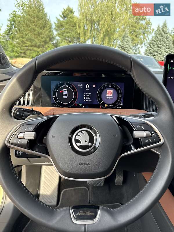 Лифтбек Skoda Superb 2024 в Львове