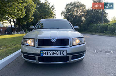 Лифтбек Skoda Superb 2004 в 