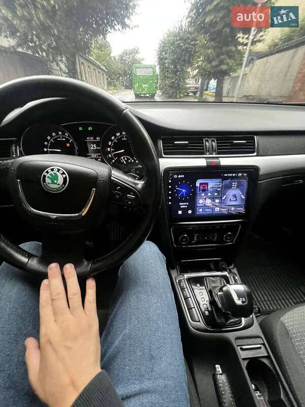 Универсал Skoda Superb 2012 в Черновцах