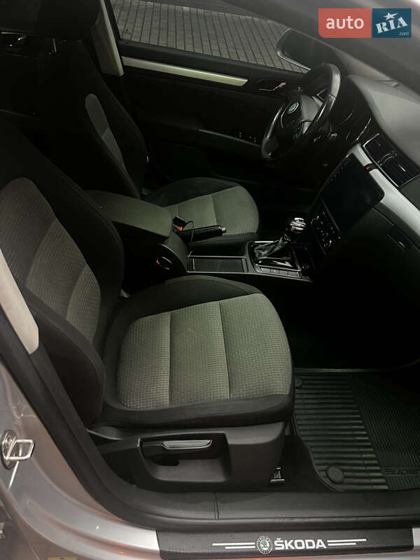 Универсал Skoda Superb 2012 в Черновцах