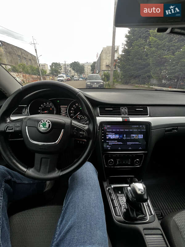 Универсал Skoda Superb 2012 в Черновцах
