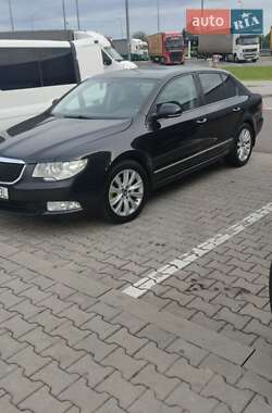 Лифтбек Skoda Superb 2011 в Львове