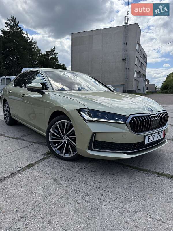 Лифтбек Skoda Superb 2024 в Львове